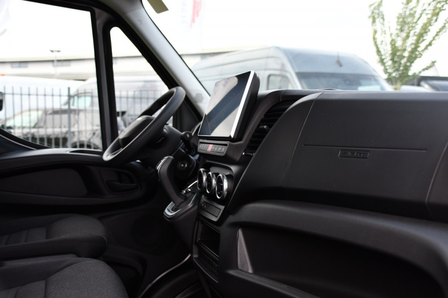 Iveco Daily 35S18 L2H2 PB Edition FACELIFT! Virtual, Adaptieve Cruise, Camera, Carplay, Automaat, 3500kg Trekhaak, Sensoren, 180pk, Multimedia, Uniek!