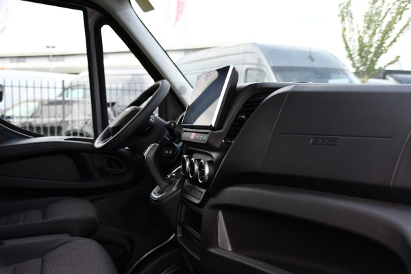 Iveco Daily 35S18 L2H2 PB Edition FACELIFT! Virtual, Adaptieve Cruise, Camera, Carplay, Automaat, 3500kg Trekhaak, Sensoren, 180pk, Multimedia, Uniek!