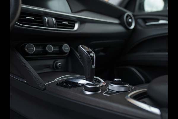 Alfa Romeo Stelvio 2.0T 280pk AWD Ti Lusso MY21 | Verde Visconti | Lederen dash. | CarPlay | Adapt. cruise