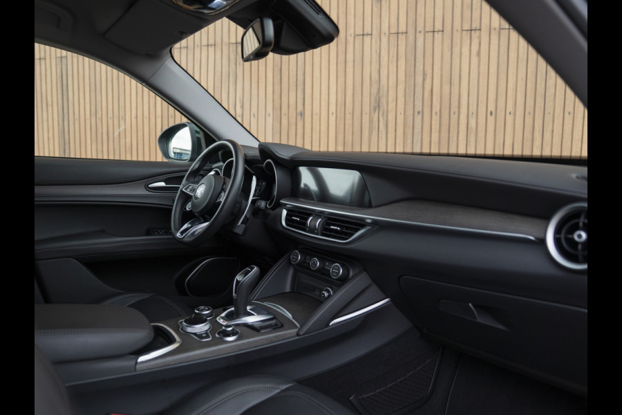 Alfa Romeo Stelvio 2.0T 280pk AWD Ti Lusso MY21 | Verde Visconti | Lederen dash. | CarPlay | Adapt. cruise