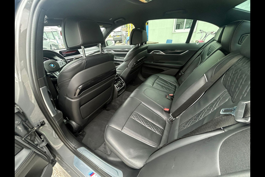 BMW 7 Serie 730d High Executive m sport massage soft close head up 22 inch