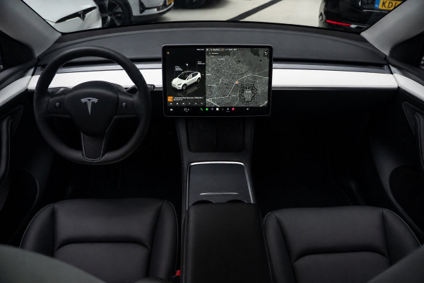 Tesla Model Y SOH: 95,8% Navi 360° Leer ACC Autopilot PDC Elektr. achterklep Stoelverwarmimg voor en achter Stuurverwarming Optie: Full Self-Driving Capability BTW auto