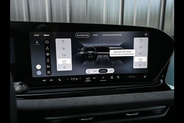 Audi A6 Avant 2.0 e-hybrid quattro S edition Competition 367pk | Panoramadak | Achterasbesturing | 360 Camera | Memory Seat | Ambiance Interieur | Stoelverwarming | Adaptive Cruise | Trekhaak | Passagiers Display |