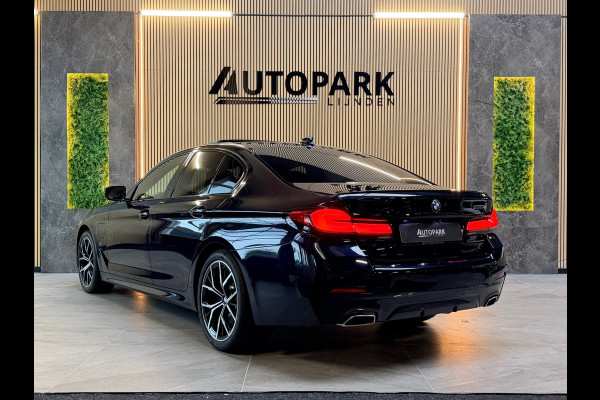 BMW 5 Serie 530e High Executive M-SPORT|SCHUIFDAK|HuD|360 CAMERA|LASER|MEMORY|KEYLESS|SFEERVERLICHTING|DODEHOEK|LANE ASSIST|ACC|