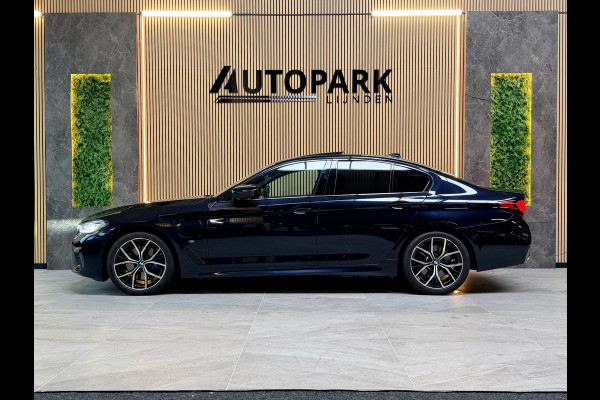 BMW 5 Serie 530e High Executive M-SPORT|SCHUIFDAK|HuD|360 CAMERA|LASER|MEMORY|KEYLESS|SFEERVERLICHTING|DODEHOEK|LANE ASSIST|ACC|