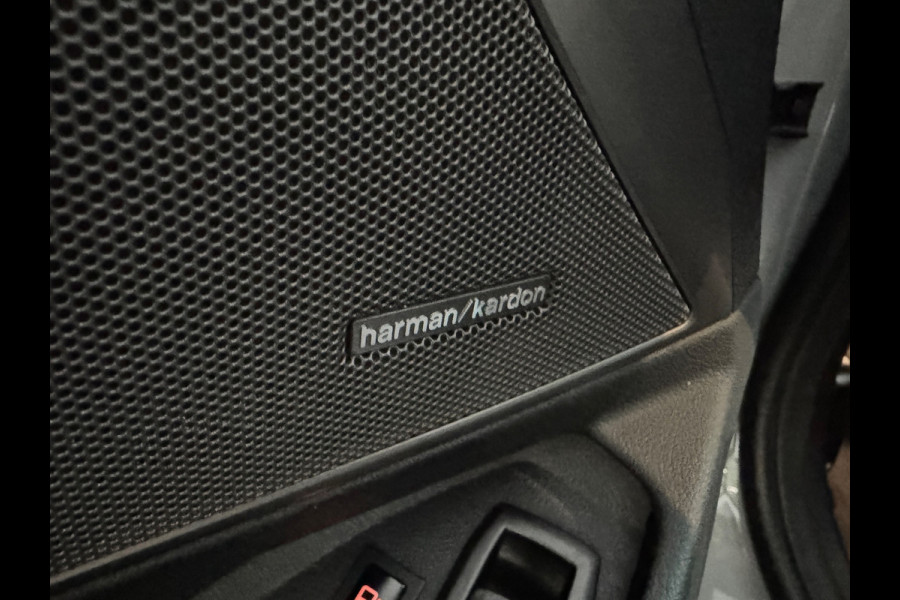 BMW 3 Serie Touring 330e Touring Pano|Drive Assist|Blindspot|H/K|Trekhaak