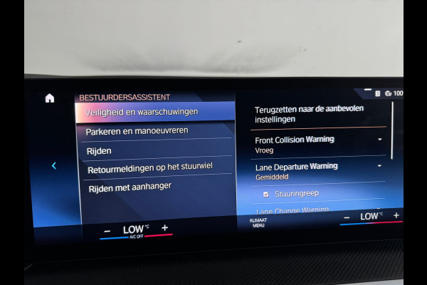 BMW 3 Serie Touring 330e Touring Pano|Drive Assist|Blindspot|H/K|Trekhaak