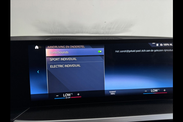 BMW 3 Serie Touring 330e Touring Pano|Drive Assist|Blindspot|H/K|Trekhaak