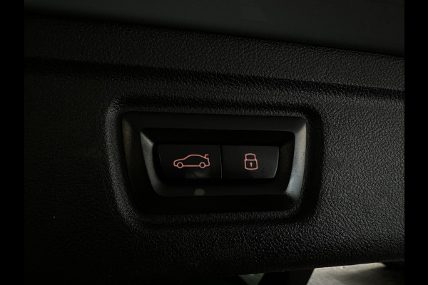 BMW 3 Serie Touring 330e Touring Pano|Drive Assist|Blindspot|H/K|Trekhaak