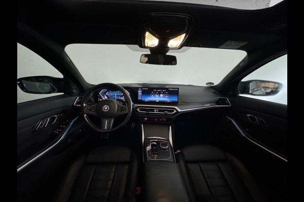 BMW 3 Serie Touring 330e Touring Pano|Drive Assist|Blindspot|H/K|Trekhaak