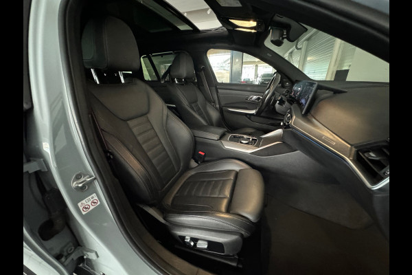 BMW 3 Serie Touring 330e Touring Pano|Drive Assist|Blindspot|H/K|Trekhaak