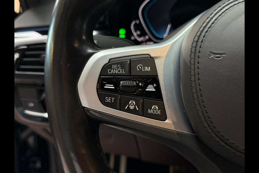 BMW 5 Serie 530e High Executive M-SPORT|SCHUIFDAK|HuD|360 CAMERA|LASER|MEMORY|KEYLESS|SFEERVERLICHTING|DODEHOEK|LANE ASSIST|ACC|