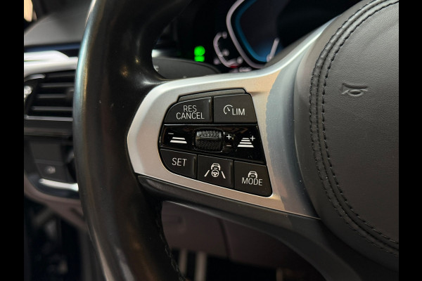 BMW 5 Serie 530e High Executive M-SPORT|SCHUIFDAK|HuD|360 CAMERA|LASER|MEMORY|KEYLESS|SFEERVERLICHTING|DODEHOEK|LANE ASSIST|ACC|