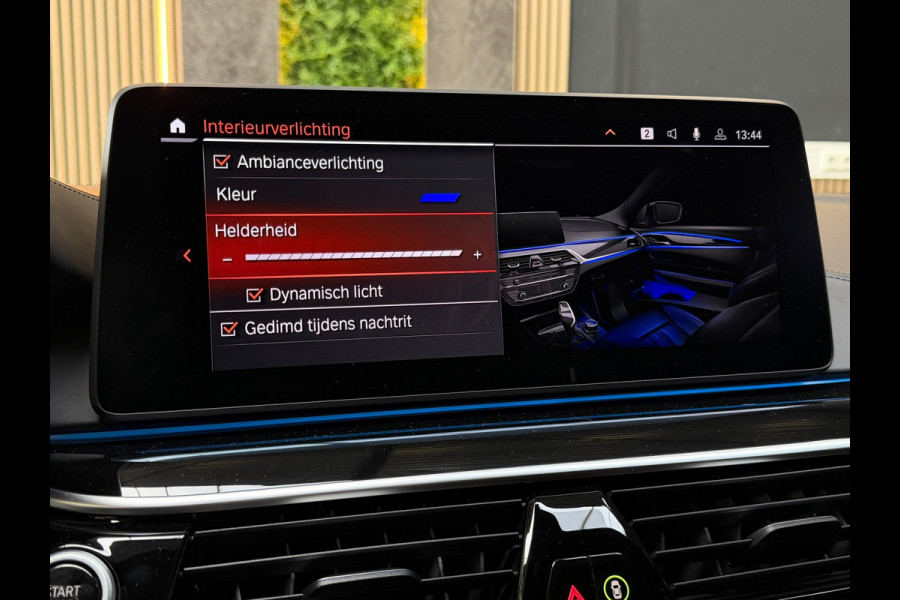 BMW 5 Serie 530e High Executive M-SPORT|SCHUIFDAK|HuD|360 CAMERA|LASER|MEMORY|KEYLESS|SFEERVERLICHTING|DODEHOEK|LANE ASSIST|ACC|