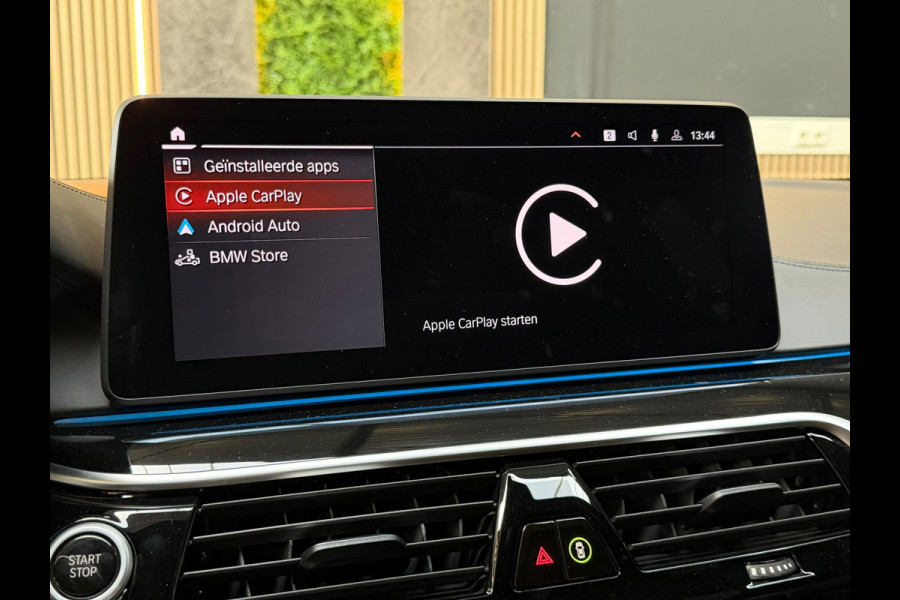 BMW 5 Serie 530e High Executive M-SPORT|SCHUIFDAK|HuD|360 CAMERA|LASER|MEMORY|KEYLESS|SFEERVERLICHTING|DODEHOEK|LANE ASSIST|ACC|