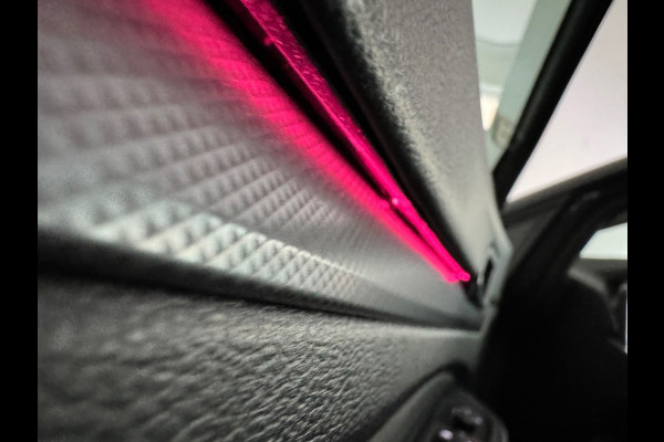 Volkswagen Golf 2.0 TDI R-Line Pano|Camera|Stoelverwarming|Sfeer|Keyless