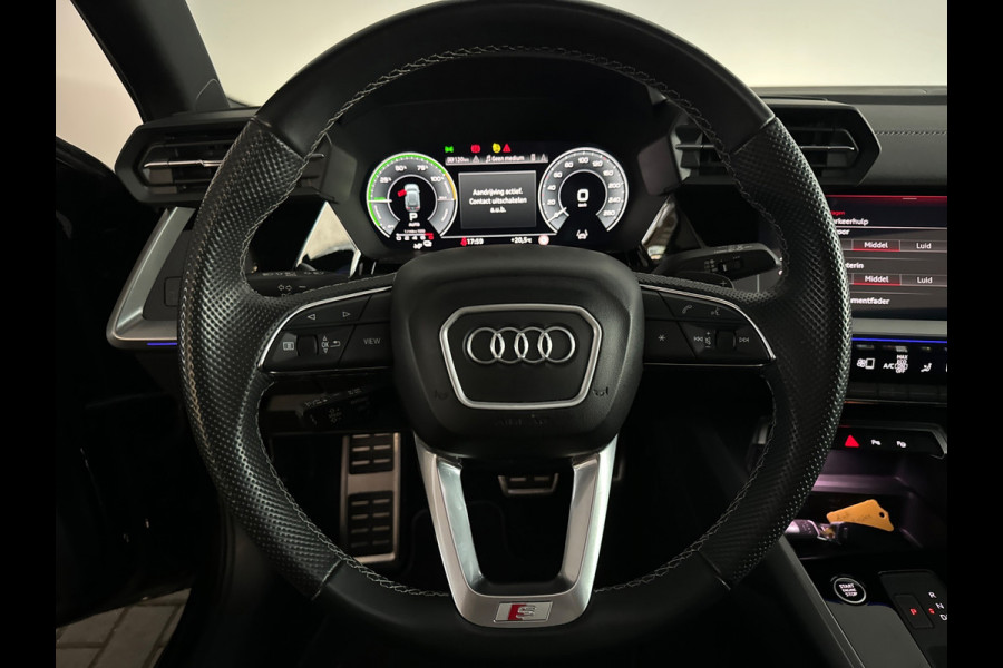 Audi A3 Sportback 45 TFSI e S edition Competition Pano|RS Seats|Sfeer|Keyless|Camera
