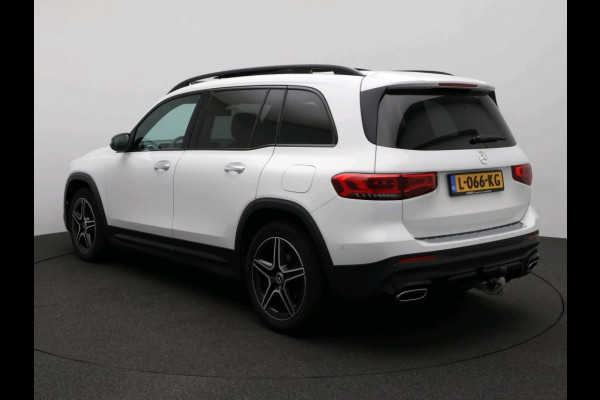 Mercedes-Benz Glb 180 Business Solution AMG AMG Line | Night Pakket | Panorama Schuif-Kanteldak | Parkeerpakket met achteruitrijcamera | Stoelverwarming. Inclusief 24 maanden MB Certified garantie voor Europa.