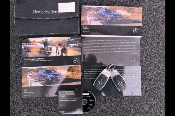 Mercedes-Benz Glb 180 Business Solution AMG AMG Line | Night Pakket | Panorama Schuif-Kanteldak | Parkeerpakket met achteruitrijcamera | Stoelverwarming. Inclusief 24 maanden MB Certified garantie voor Europa.