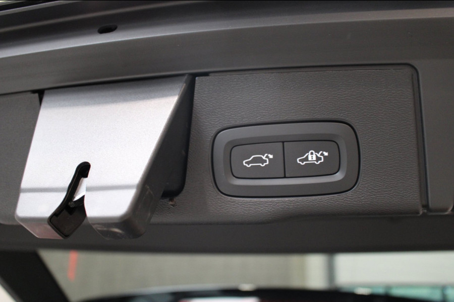 Volvo XC60 2.0 T8 Plug-in hybrid Longe Range/Dark/Pano/22 Inch/Trekhaak/455PK Prijs is rijklaar