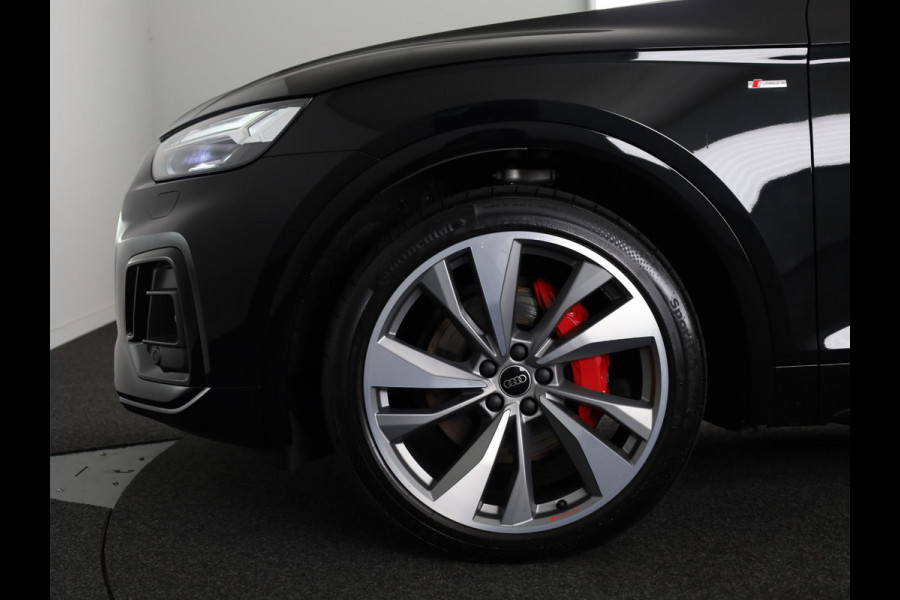 Audi Q5 Sportback 55 TFSI e S edition Competition 367pk | Private Lease € 994,- per maand |  Panoramadak | Trekhaak | Head up Display | B&O Premium Audio | Verlengde garantie | S-line interieur