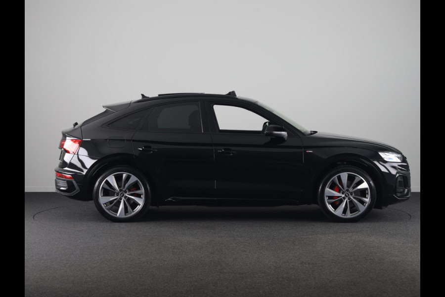 Audi Q5 Sportback 55 TFSI e S edition Competition 367pk | Private Lease € 994,- per maand |  Panoramadak | Trekhaak | Head up Display | B&O Premium Audio | Verlengde garantie | S-line interieur