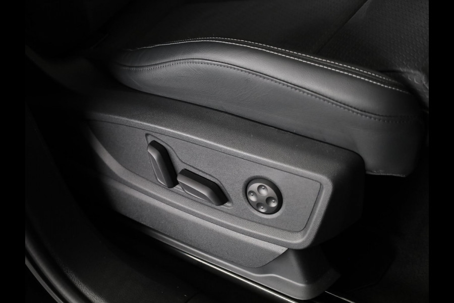 Audi Q5 Sportback 55 TFSI e S edition Competition 367pk | Private Lease € 994,- per maand |  Panoramadak | Trekhaak | Head up Display | B&O Premium Audio | Verlengde garantie | S-line interieur