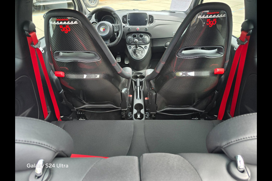 Fiat 500 1.4 T-Jet Abarth Esseesse 70th Anniversary / Sabelt Stoelen / AKRAPOVIC / Carbon / Navi / Ecc / Rode Gordels / Led