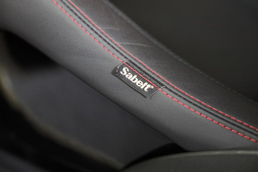 Fiat 500 1.4 T-Jet Abarth Esseesse 70th Anniversary / Sabelt Stoelen / AKRAPOVIC / Carbon / Navi / Ecc / Rode Gordels / Led