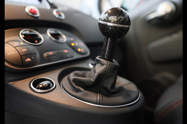 Fiat 500 1.4 T-Jet Abarth Esseesse 70th Anniversary / Sabelt Stoelen / AKRAPOVIC / Carbon / Navi / Ecc / Rode Gordels / Led