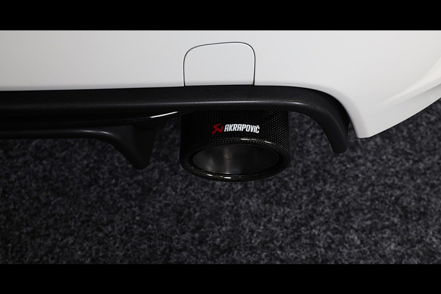 Fiat 500 1.4 T-Jet Abarth Esseesse 70th Anniversary / Sabelt Stoelen / AKRAPOVIC / Carbon / Navi / Ecc / Rode Gordels / Led