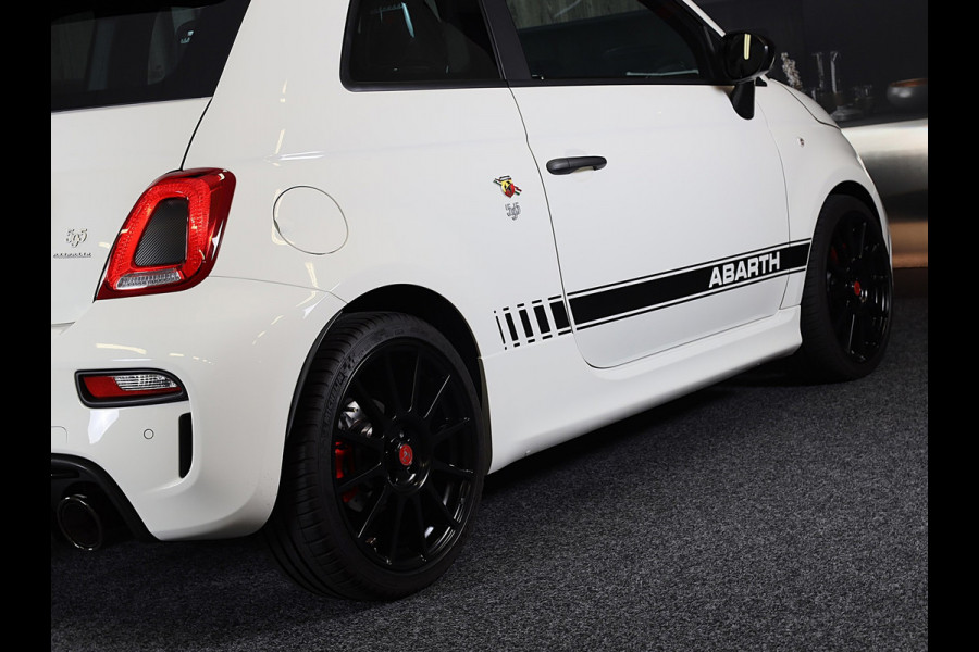 Fiat 500 1.4 T-Jet Abarth Esseesse 70th Anniversary / Sabelt Stoelen / AKRAPOVIC / Carbon / Navi / Ecc / Rode Gordels / Led