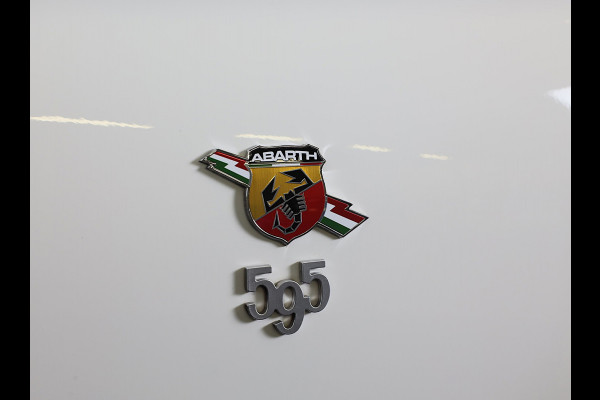Fiat 500 1.4 T-Jet Abarth Esseesse 70th Anniversary / Sabelt Stoelen / AKRAPOVIC / Carbon / Navi / Ecc / Rode Gordels / Led