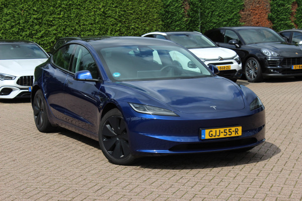 Tesla Model 3 RWD 60 kWh / Autopilot 4 / 4season banden / Panoramadak / Camera / Leder / 18'' / Navigatie / Stoelverwarming
