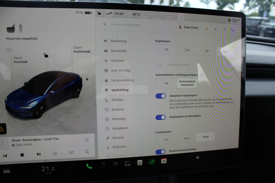 Tesla Model 3 RWD 60 kWh / Autopilot 4 / 4season banden / Panoramadak / Camera / Leder / 18'' / Navigatie / Stoelverwarming