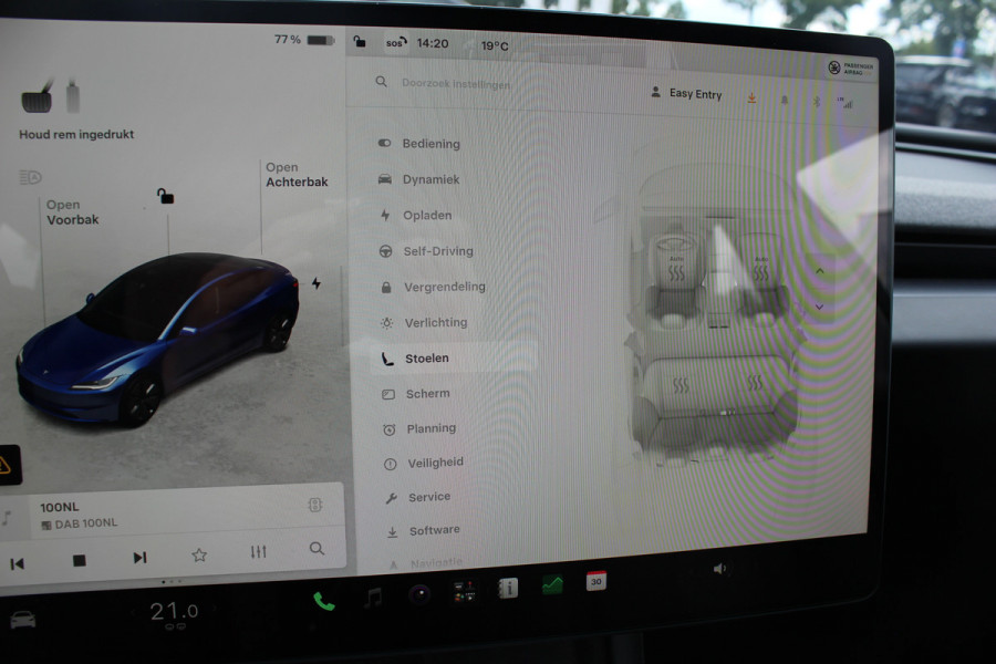 Tesla Model 3 RWD 60 kWh / Autopilot 4 / 4season banden / Panoramadak / Camera / Leder / 18'' / Navigatie / Stoelverwarming
