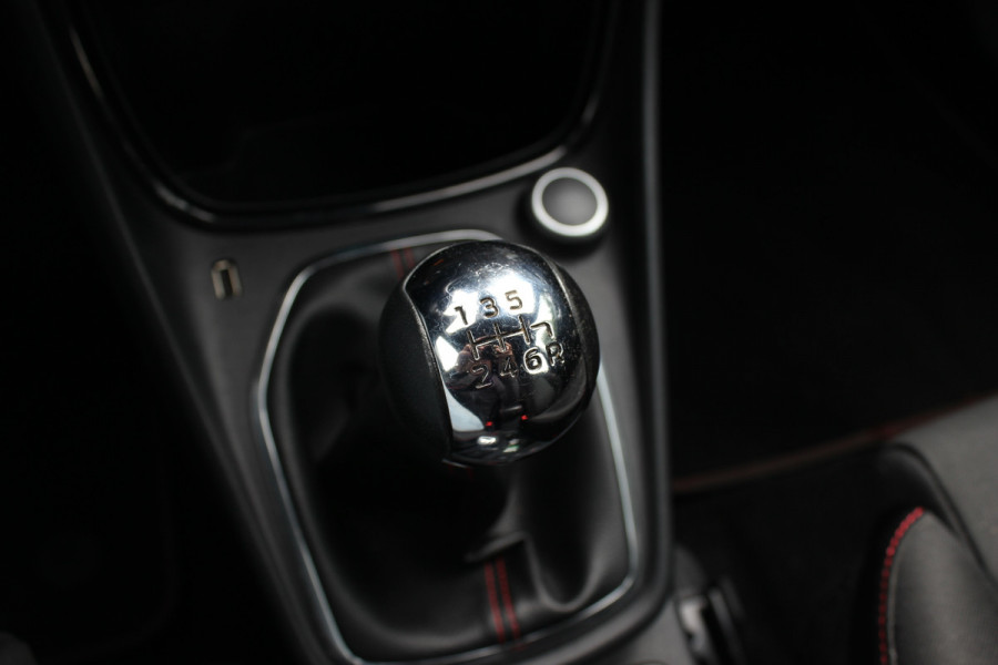 Ford Puma 1.0 EcoBoost Hybrid ST-Line / CarPlay / Parkeerhulp achter / 17'' / Virtual Cockpit / DAB / Cruise Control