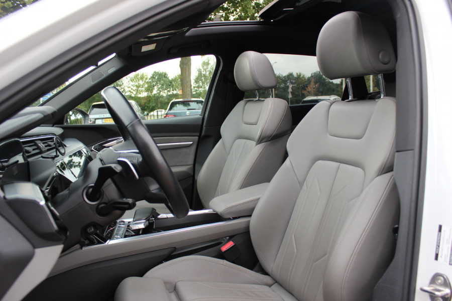Audi e-tron e-tron 55 quattro advanced Pro Line Plus 95 kWh / SoH 93,7% / Panoramadak / 360Camera / Head-up / Leder / 21'' / Luchtvering / B&O / Softclose / Sportstoelen / Stoelverwarming / Dodehoek / DAB / ACC