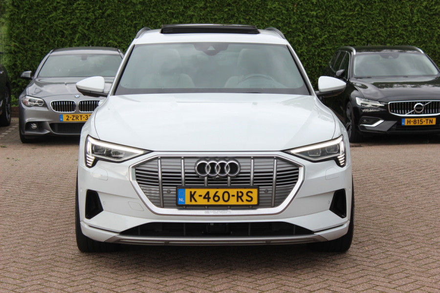 Audi e-tron e-tron 55 quattro advanced Pro Line Plus 95 kWh / SoH 93,7% / Panoramadak / 360Camera / Head-up / Leder / 21'' / Luchtvering / B&O / Softclose / Sportstoelen / Stoelverwarming / Dodehoek / DAB / ACC