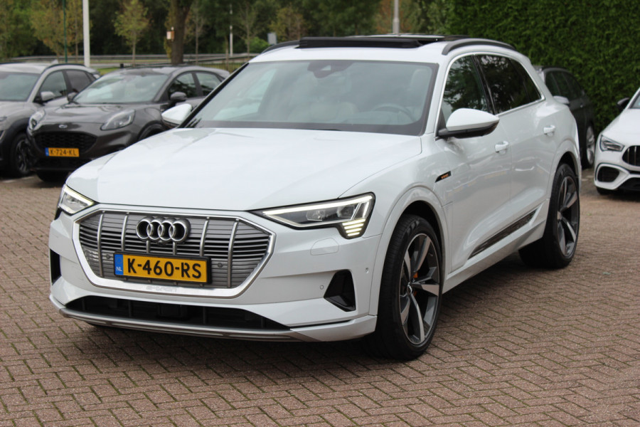 Audi e-tron e-tron 55 quattro advanced Pro Line Plus 95 kWh / SoH 93,7% / Panoramadak / 360Camera / Head-up / Leder / 21'' / Luchtvering / B&O / Softclose / Sportstoelen / Stoelverwarming / Dodehoek / DAB / ACC