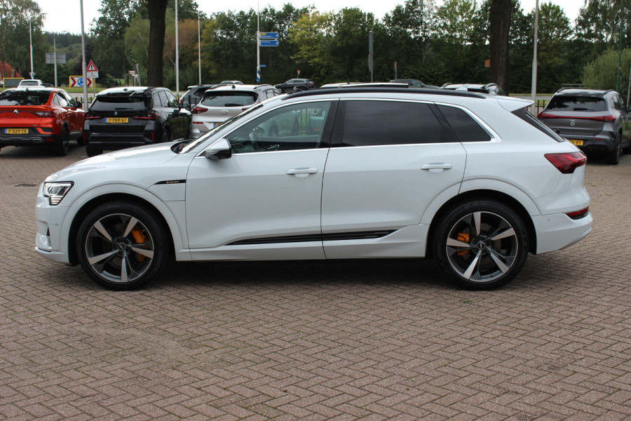 Audi e-tron e-tron 55 quattro advanced Pro Line Plus 95 kWh / SoH 93,7% / Panoramadak / 360Camera / Head-up / Leder / 21'' / Luchtvering / B&O / Softclose / Sportstoelen / Stoelverwarming / Dodehoek / DAB / ACC