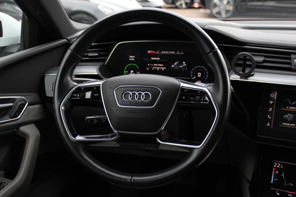 Audi e-tron e-tron 55 quattro advanced Pro Line Plus 95 kWh / SoH 93,7% / Panoramadak / 360Camera / Head-up / Leder / 21'' / Luchtvering / B&O / Softclose / Sportstoelen / Stoelverwarming / Dodehoek / DAB / ACC