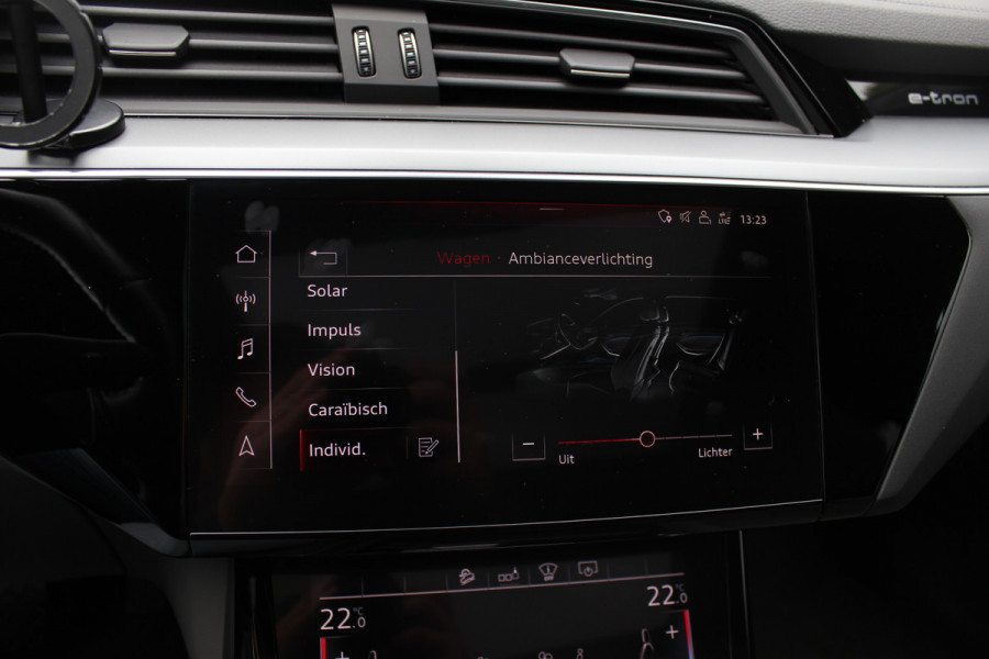 Audi e-tron e-tron 55 quattro advanced Pro Line Plus 95 kWh / SoH 93,7% / Panoramadak / 360Camera / Head-up / Leder / 21'' / Luchtvering / B&O / Softclose / Sportstoelen / Stoelverwarming / Dodehoek / DAB / ACC