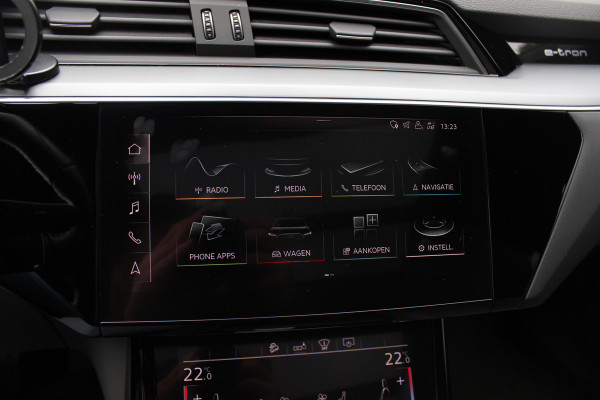 Audi e-tron e-tron 55 quattro advanced Pro Line Plus 95 kWh / SoH 93,7% / Panoramadak / 360Camera / Head-up / Leder / 21'' / Luchtvering / B&O / Softclose / Sportstoelen / Stoelverwarming / Dodehoek / DAB / ACC