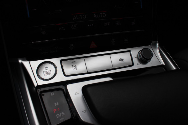 Audi e-tron e-tron 55 quattro advanced Pro Line Plus 95 kWh / SoH 93,7% / Panoramadak / 360Camera / Head-up / Leder / 21'' / Luchtvering / B&O / Softclose / Sportstoelen / Stoelverwarming / Dodehoek / DAB / ACC
