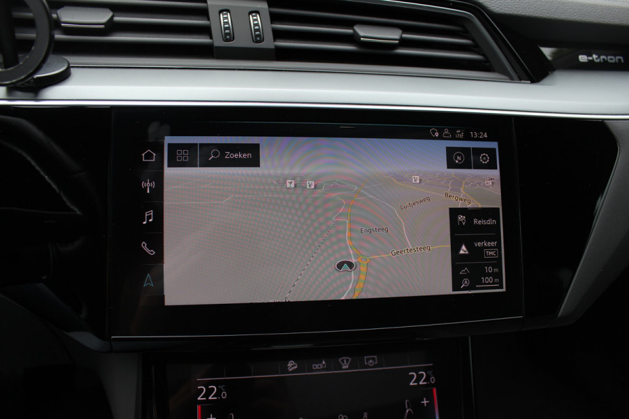 Audi e-tron e-tron 55 quattro advanced Pro Line Plus 95 kWh / SoH 93,7% / Panoramadak / 360Camera / Head-up / Leder / 21'' / Luchtvering / B&O / Softclose / Sportstoelen / Stoelverwarming / Dodehoek / DAB / ACC