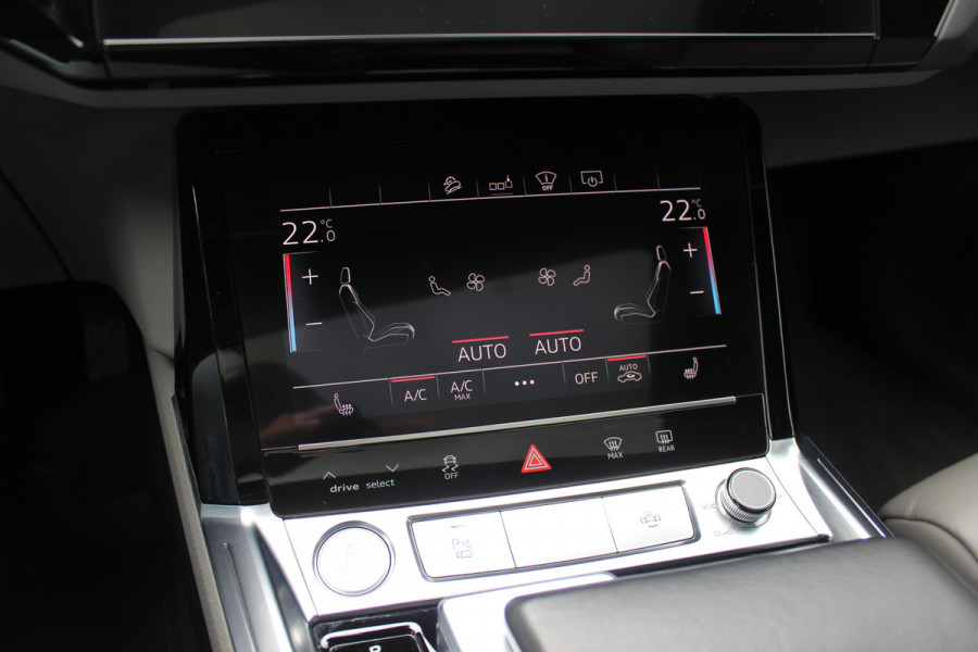 Audi e-tron e-tron 55 quattro advanced Pro Line Plus 95 kWh / SoH 93,7% / Panoramadak / 360Camera / Head-up / Leder / 21'' / Luchtvering / B&O / Softclose / Sportstoelen / Stoelverwarming / Dodehoek / DAB / ACC