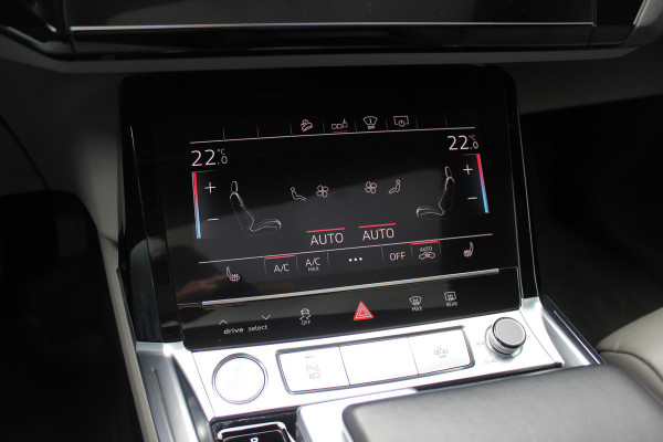 Audi e-tron e-tron 55 quattro advanced Pro Line Plus 95 kWh / SoH 93,7% / Panoramadak / 360Camera / Head-up / Leder / 21'' / Luchtvering / B&O / Softclose / Sportstoelen / Stoelverwarming / Dodehoek / DAB / ACC