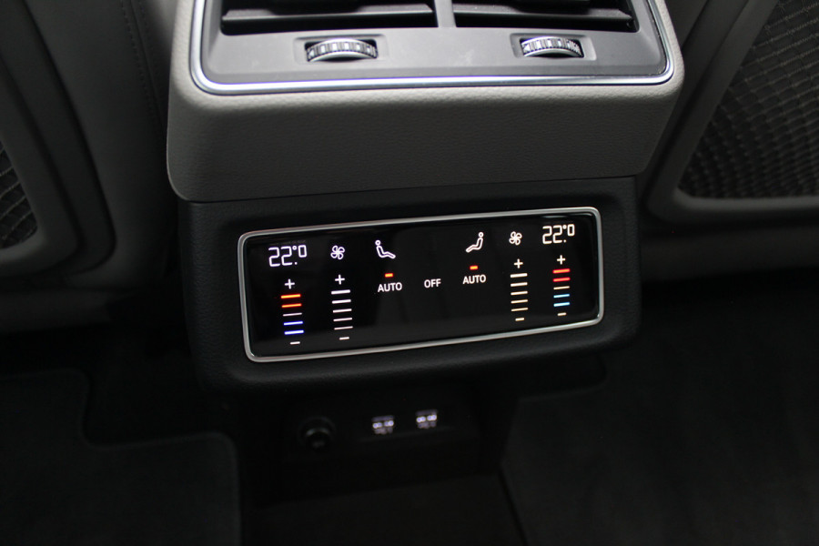 Audi e-tron e-tron 55 quattro advanced Pro Line Plus 95 kWh / SoH 93,7% / Panoramadak / 360Camera / Head-up / Leder / 21'' / Luchtvering / B&O / Softclose / Sportstoelen / Stoelverwarming / Dodehoek / DAB / ACC