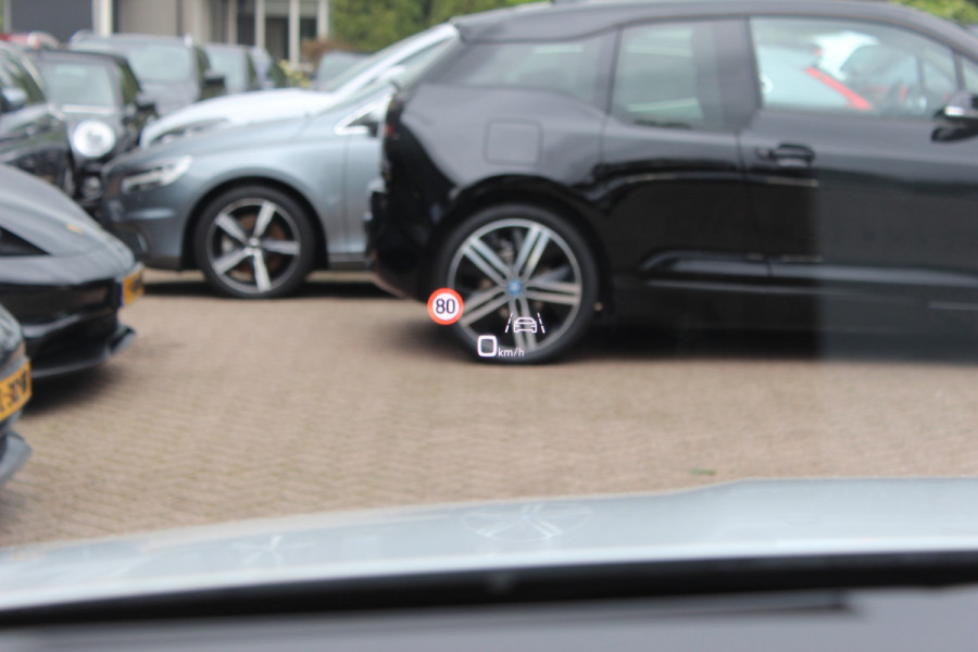 Audi e-tron e-tron 55 quattro advanced Pro Line Plus 95 kWh / SoH 93,7% / Panoramadak / 360Camera / Head-up / Leder / 21'' / Luchtvering / B&O / Softclose / Sportstoelen / Stoelverwarming / Dodehoek / DAB / ACC